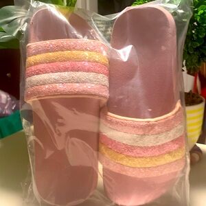 Sugar.. girls size 3 pink glitter sandals…NWOT.. still in package